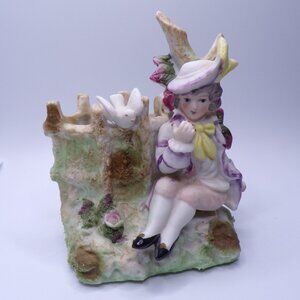Vintage ECAGCO China hand painted colonial man at well with dove/ rose vase 4"